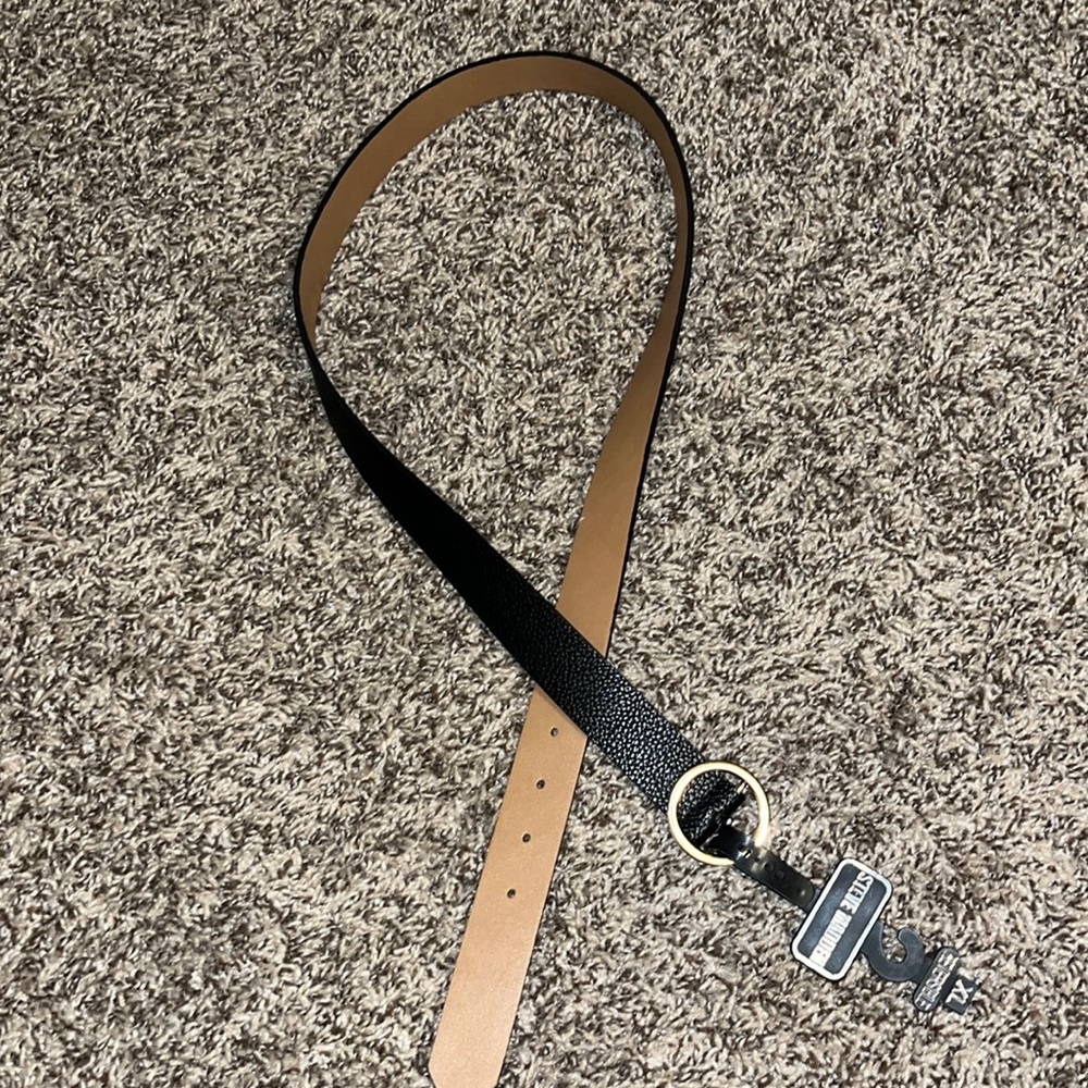 Steve Madden reversible black belt gold buckle. NWOT size XL